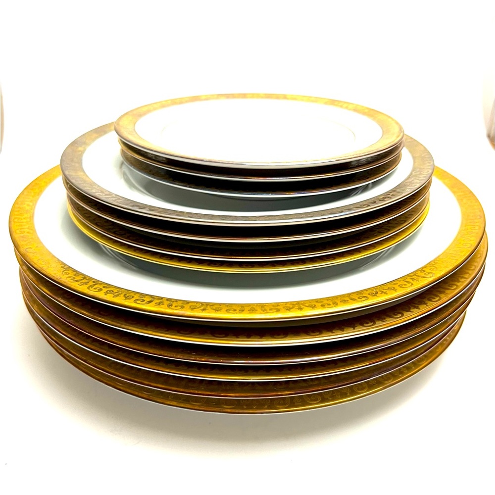 Vintage Royal Gallery 22-Karat Rimmed Plates 1991 Macy’s